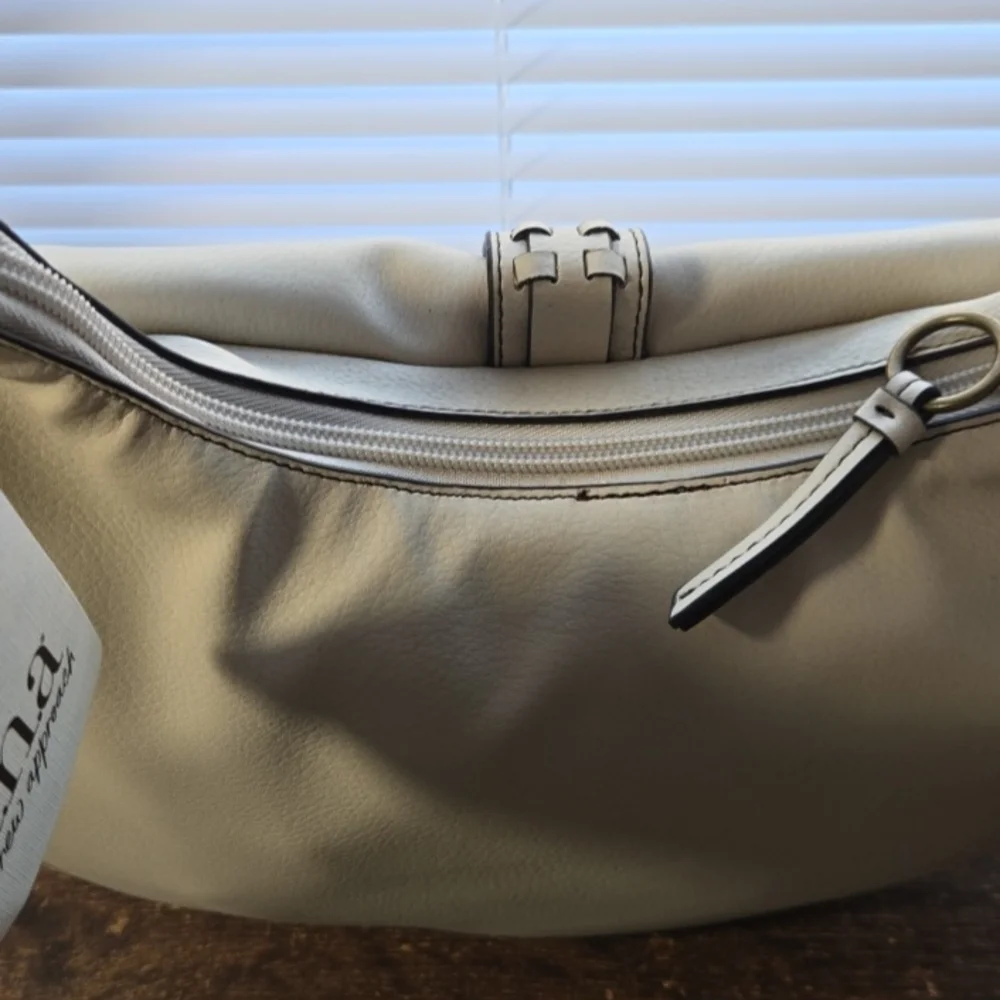A.N.A. A New Approach Cream Crossbody Shoulder Bag Adjustable Strap NWT‎